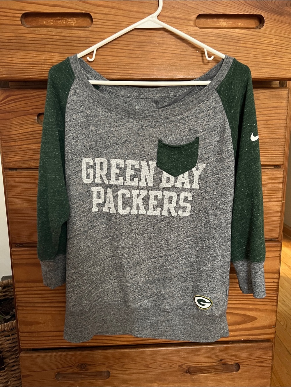 Nike Gray & Green Green Bay Packers Raglan Pocket Tee